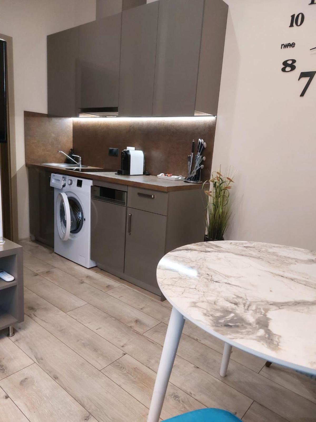 Silver Dawn Apartments Сегед Екстер'єр фото